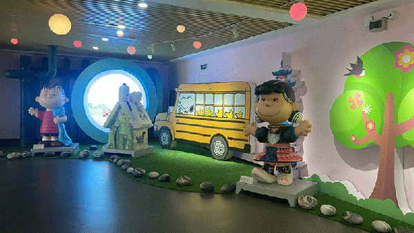 3peanuts-statues-medium 5 peanuts statues